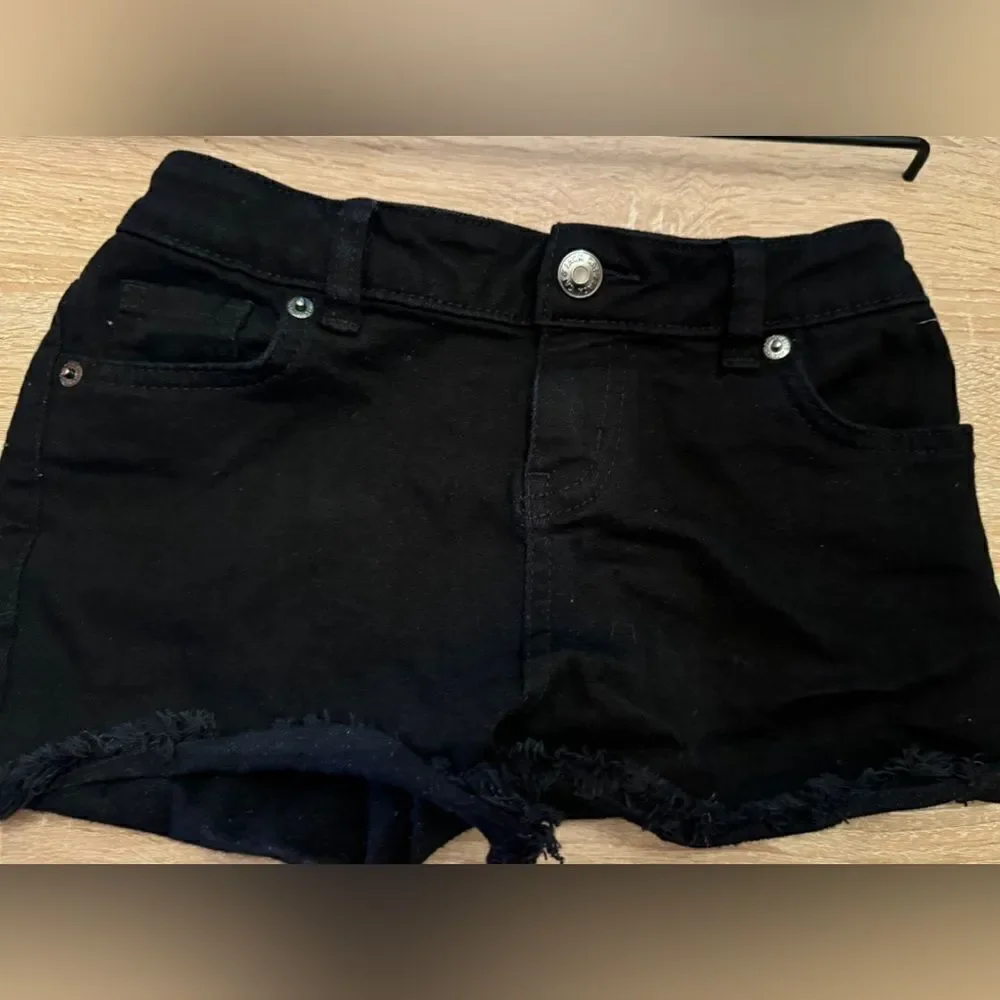 Cat & Jack Girls Size M 7/8 Shorts Ultimate Stretch Pockets Frayed Black - Picture 1 of 3